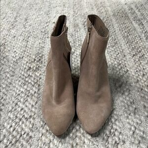 Blondo Women's Waterproof Tasel Fashion Boot 8.5